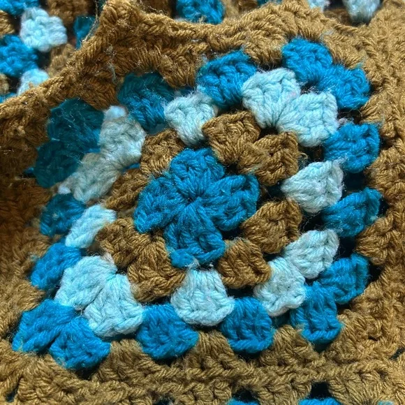 Vintage Crocheted Large Afghan with Blue and Moss Pattern - Picture 4 of 7